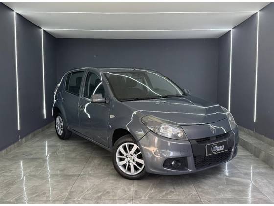 RENAULT SANDERO 1.6 EXPRESSION 8V FLEX 4P MANUAL RENAULT SANDERO 1.6 EXPRESSION 8V FLEX 4P MANUAL